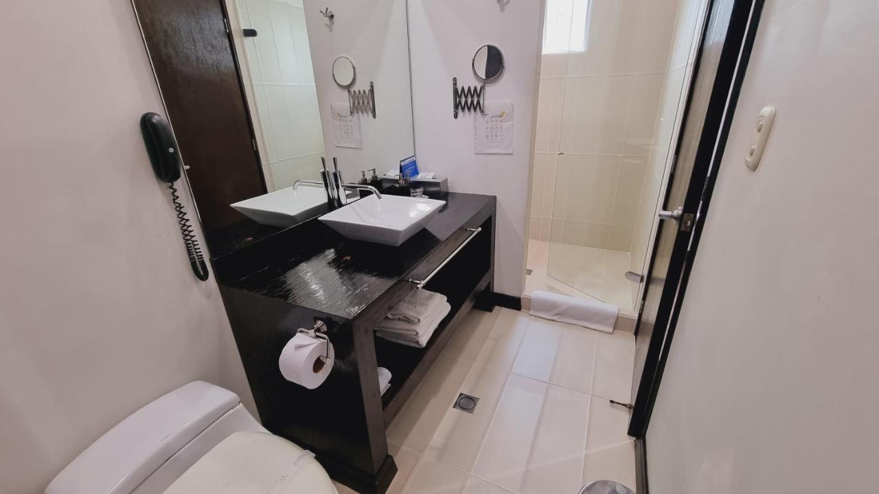 Habitat Suites Hotel 佩雷拉 外观 照片